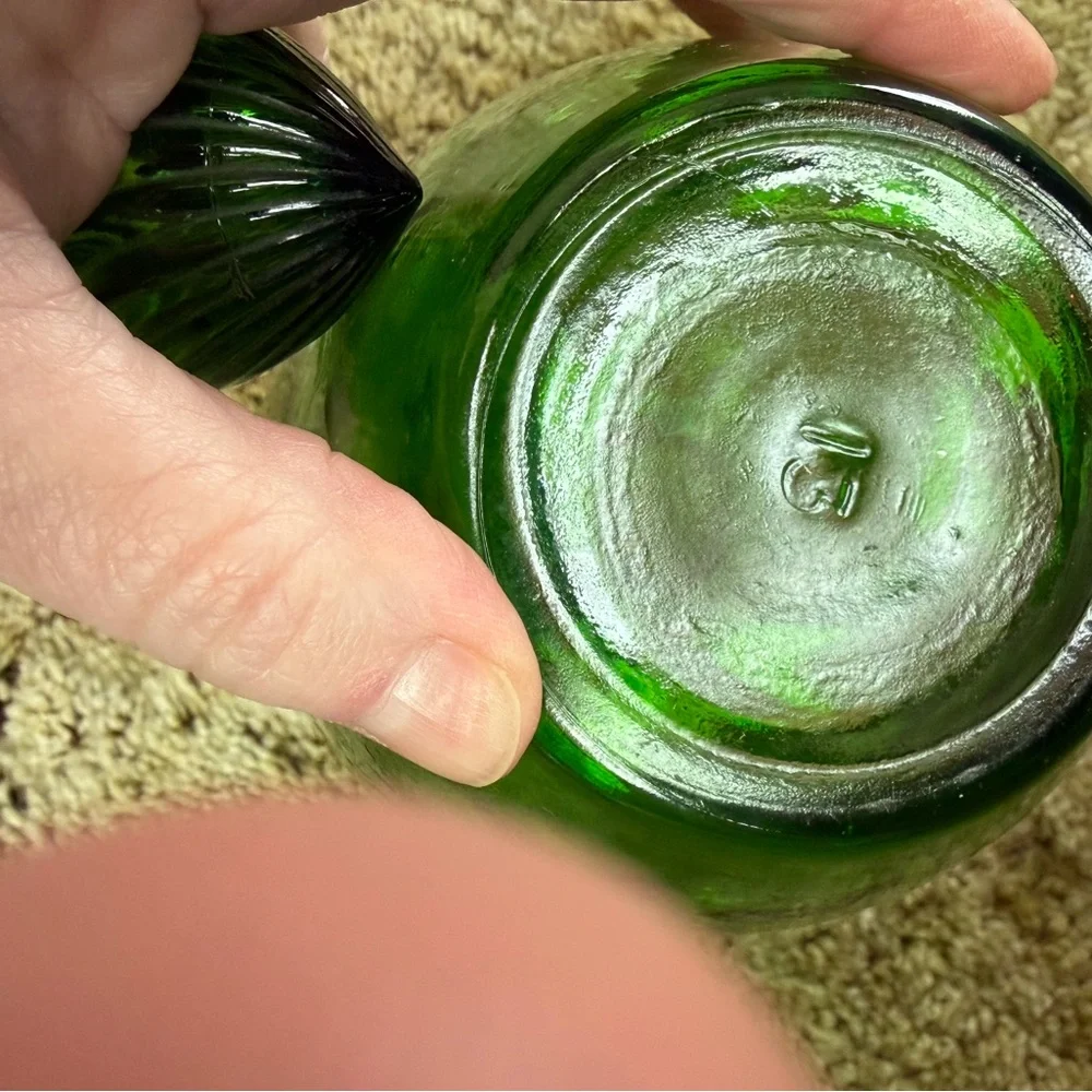 Vintage MCM Wheatonware Emerald Green Honeycomb Glass Decanter With Lid - Picture 4 of 4